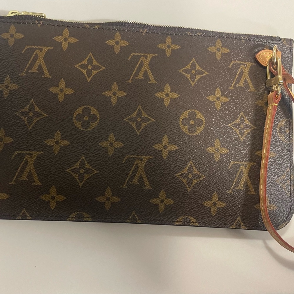 Louis Vuitton monogram wristlet w/ dust bag
